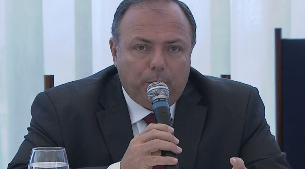 Ministro interino da Saúde, Eduardo Pazuello, diz que governo fornecerá dados de Covid-19 24 horas por dia