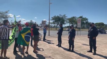 Ato marcado para a manhã deste sábado (13) reúne manifestantes contra o presidente Jair Bolsonaro