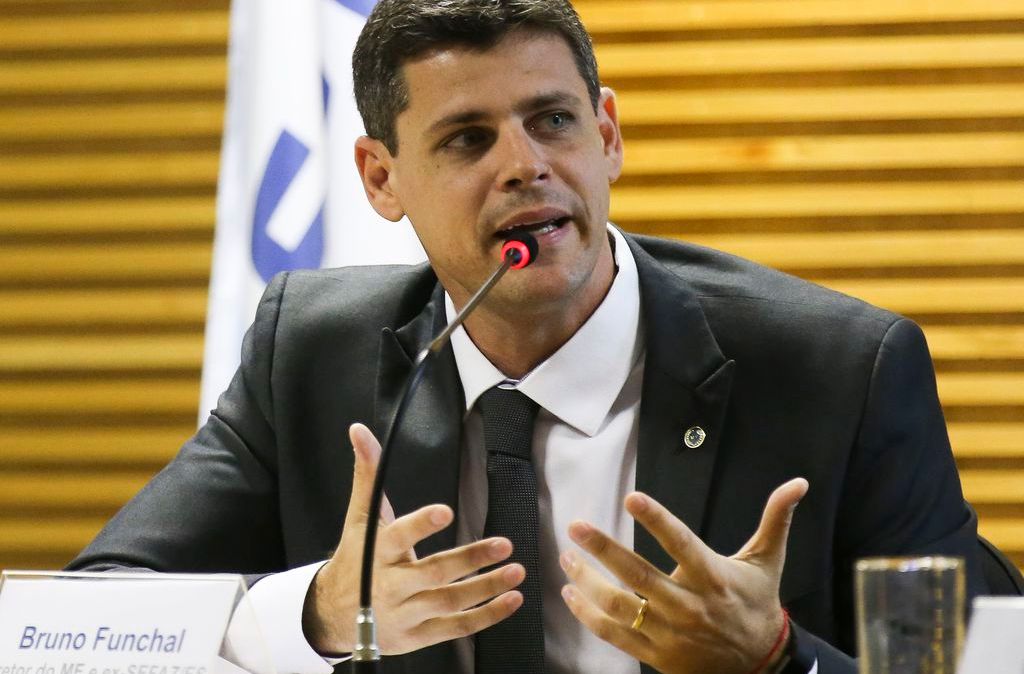 <strong>Bruno Funchal, secretário do Tesouro, acredita que a bandeira vermelha vai pressionar a infação, mas defende volta da "normalidade"</strong>