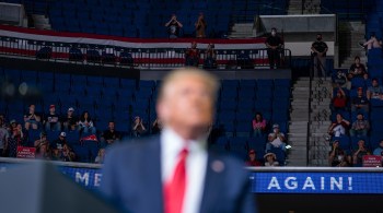 Presidente dos Estados Unidos realizou comício em Tulsa, Oklahoma, na noite de sábado (20)