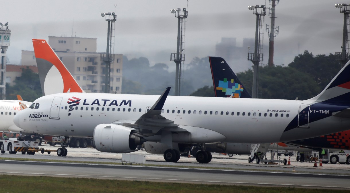 Avião da Latam Airlines no Aeroporto de Congonhas, em São Paulo