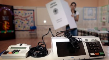 Com a mudança, eleitores poderão ir às urnas uma hora mais cedo, às 7h; horário de encerramento da votação continua às 17h