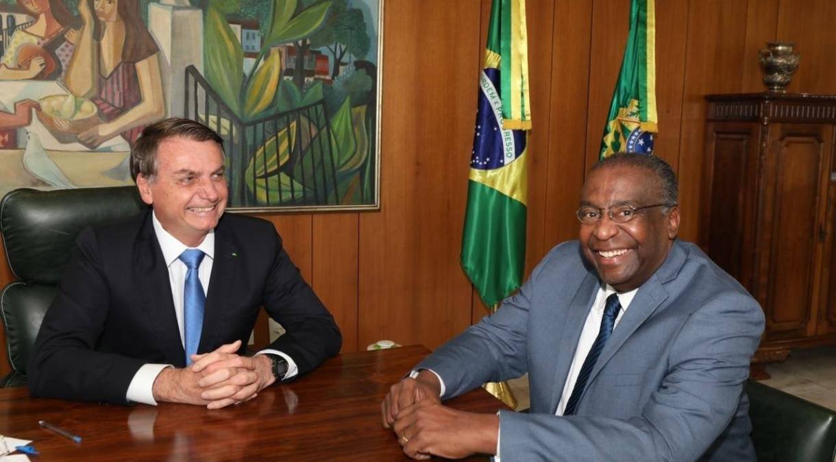 O presidente Jair Bolsonaro anuncia o novo ministro da Educação, Carlos Alberto Decotelli