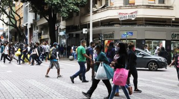 Índice apontou melhora pelo terceiro mês seguido, enquanto taxa de desemprego do IBGE calculou média para o segundo trimestre