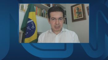 Senador acredita que o presidente colocou em risco a própria vida e a dos outros por conta de atitudes irresponsáveis que vem tendo em relação à pandemia 