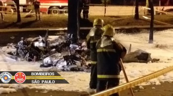 Um corpo carbonizado foi encontrado perto dos destroços, segundo o Corpo de Bombeiros