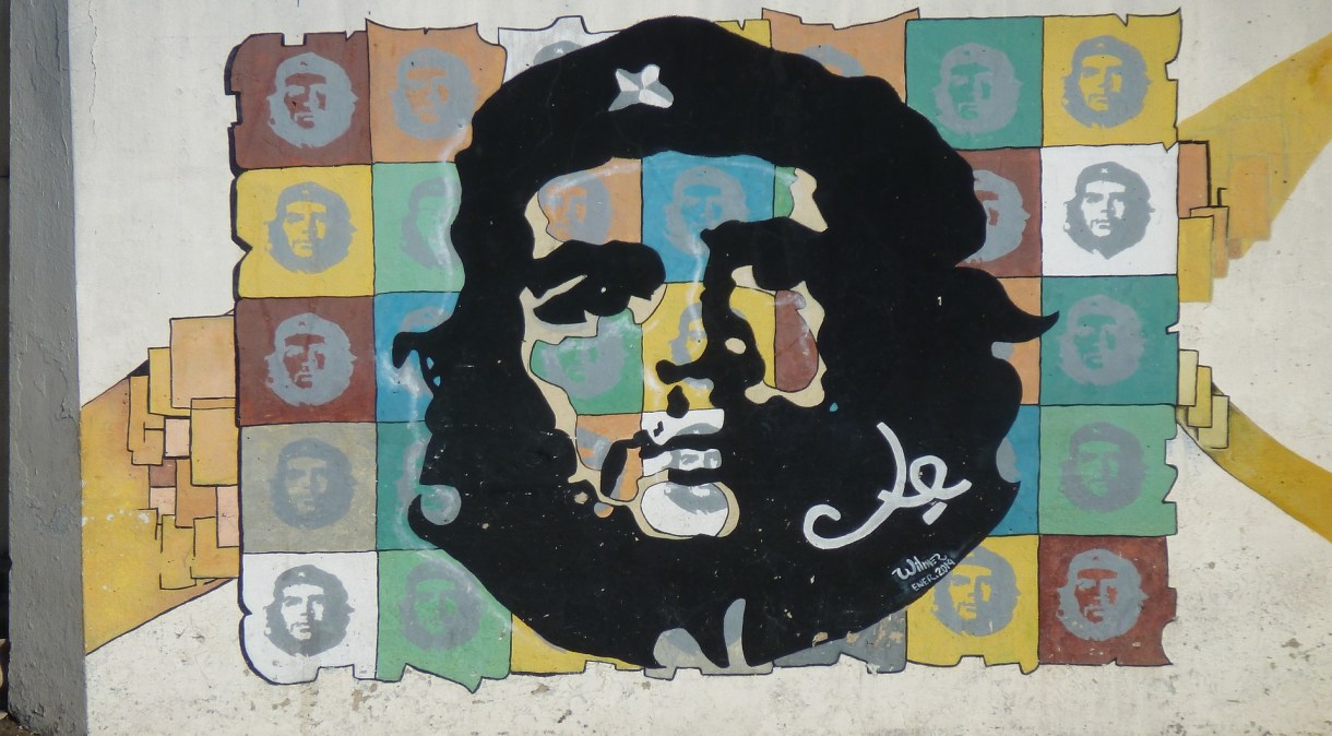 Mural com o rosto de Ernesto Che Guevara, em Havana (Cuba)
