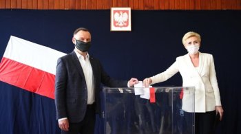 Opositor Rafal Trzaskowski não reconhece derrota, diz que boca de urna mostra eleição equilibrada e pede que sejam aguardados resultados definitivos