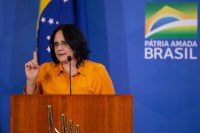 Ministra Damares Alves testa positivo para Covid-19