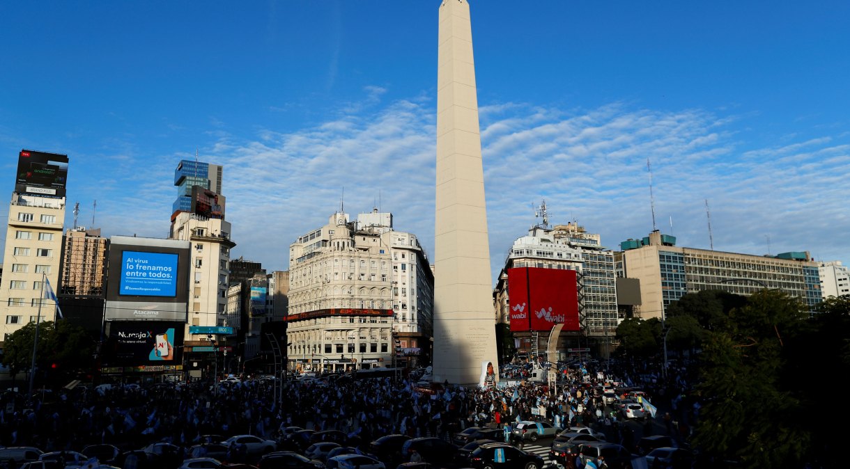 Manifestantes contra medidas de quarentena se reúnem em Buenos Aires, na Argentina