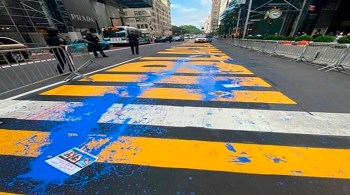 Incidente mais recente aconteceu nesse sábado, quando duas mulheres foram presas após serem vistas jogando tinta no local