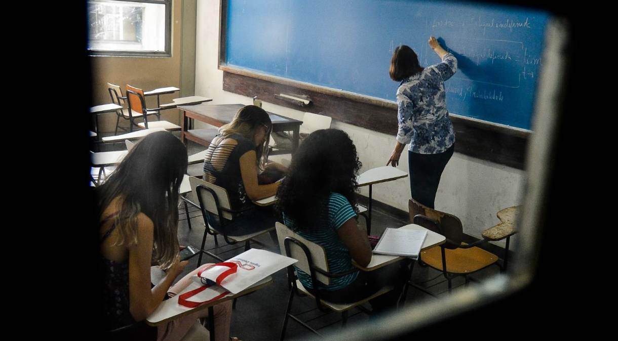 Apenas Goiás atingiu a meta do Ideb para o ensino médio, em 2019; média nacional chegou a 4,2, mas ficou abaixo do esperado