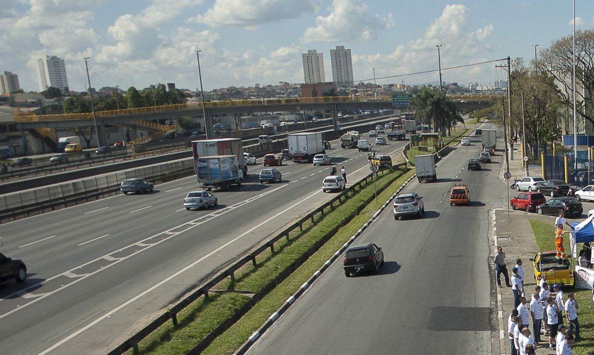 Trecho da Via Dutra no RJ