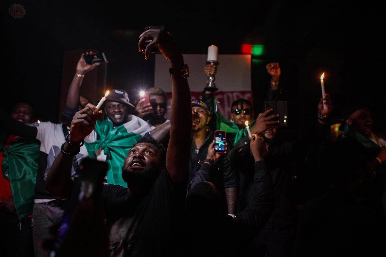 Protesto pacífico do movimento #EndSARS, em Lagos, na Nigéria