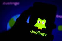 Duolingo demite funcionários por mudanças relacionadas à IA