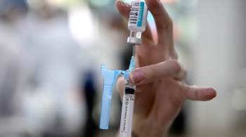 Brasil pode enfrentar uma escassez na aplicação da segunda dose da vacina da AstraZeneca, segundo apuração da analista de economia da CNN Raquel Landim