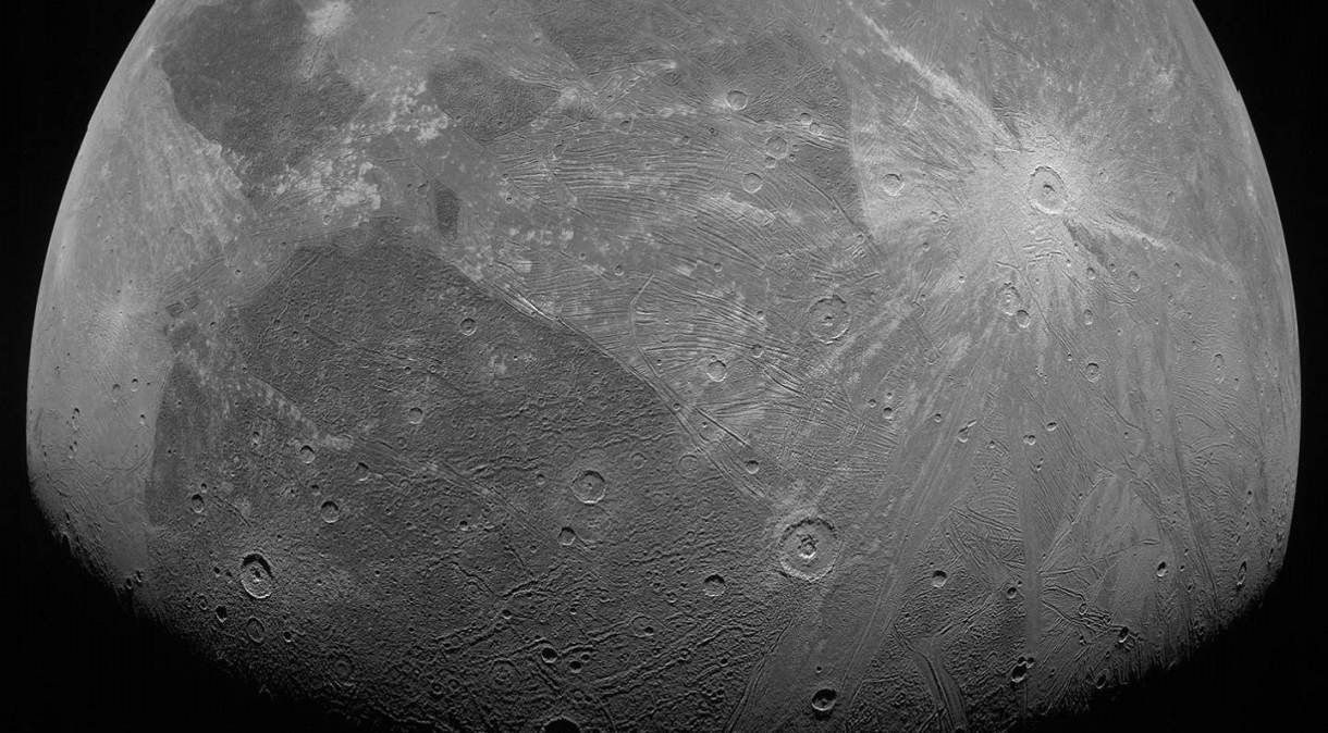 Imagem de Ganimedes capturada pela missão Juno, da Nasa.