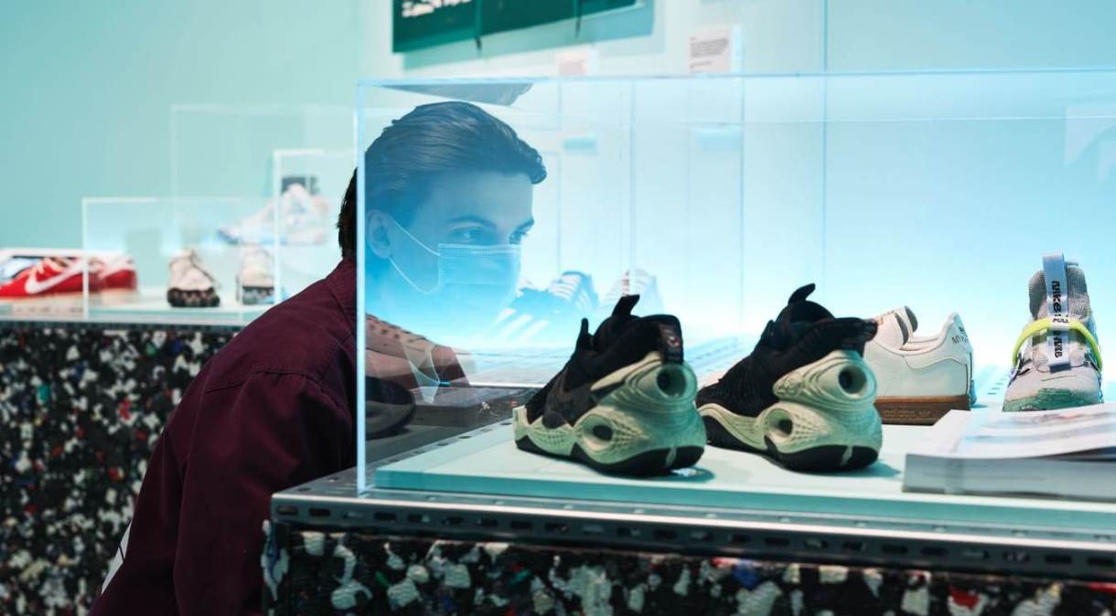 Exposição Sneakers Unboxed: Studio to Street”, em cartaz no Design Museum de Londres