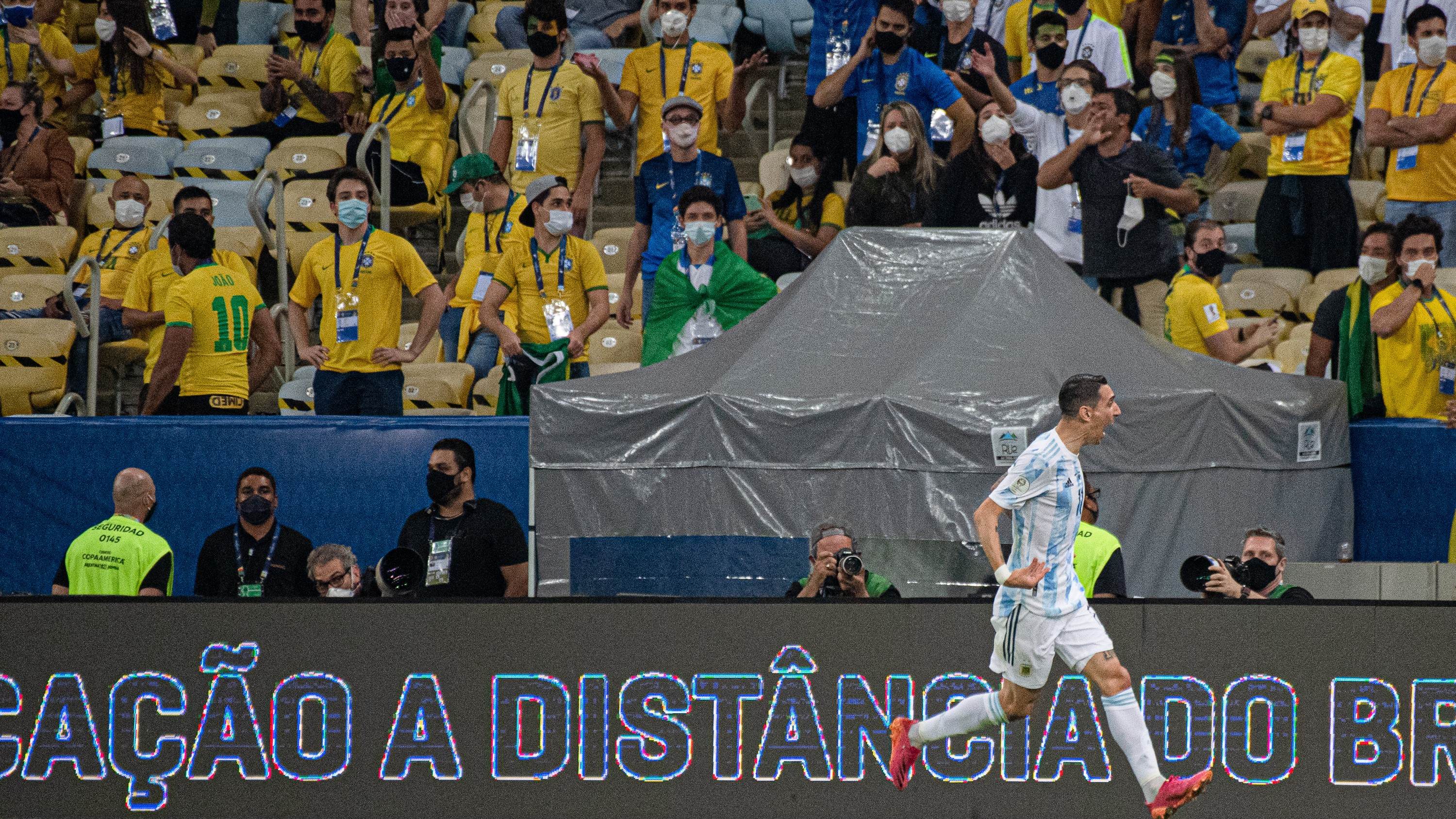 O jogador argentino Di Maria comemora gol contra o Brasil na final da Copa Améri