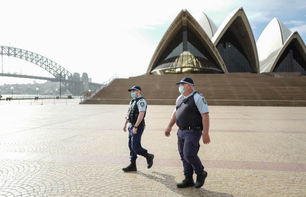 Agentes de segurança durante lockdown em Sydney