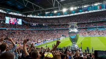 Itália conquistou bicampeonato em estádio com maioria de torcida inglesa e presença de família real