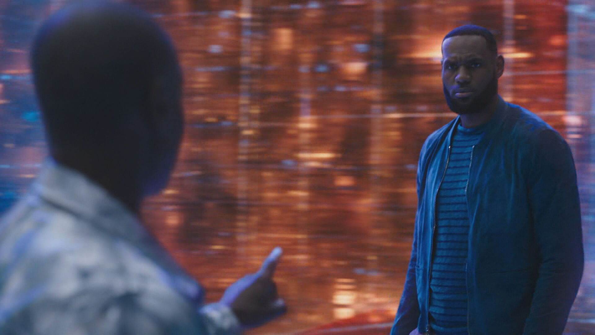 LeBron James em cena do filme "Space Jam: Um Novo Legado" 