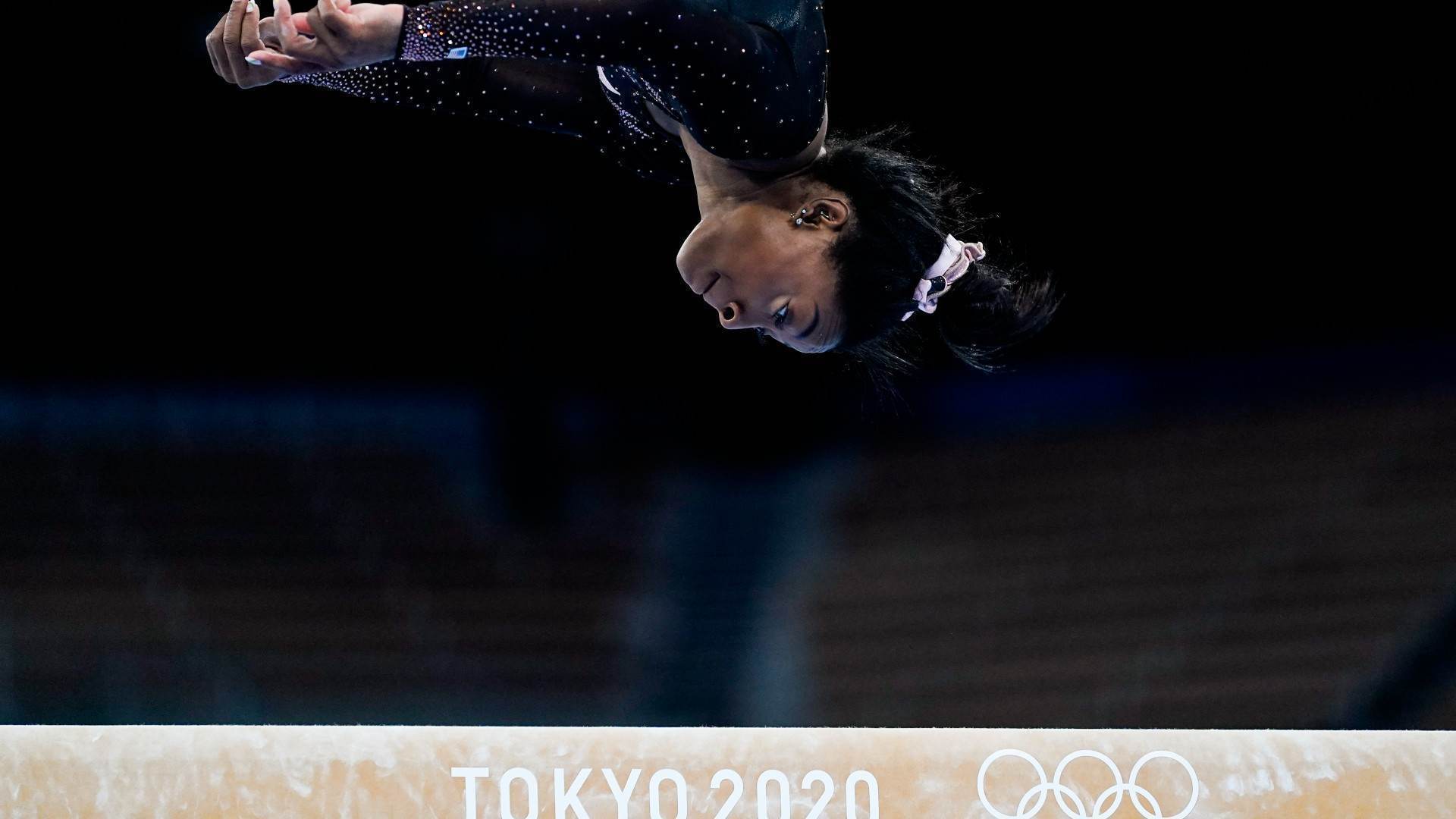 A campeã olímpica Simone Biles também treinou nesta quinta-feira em Tóquio