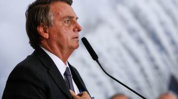 Bolsonaro afirmou que levaria o pedido de impeachment de Alexandre de Moraes e Luís Roberto Barroso ao Senado