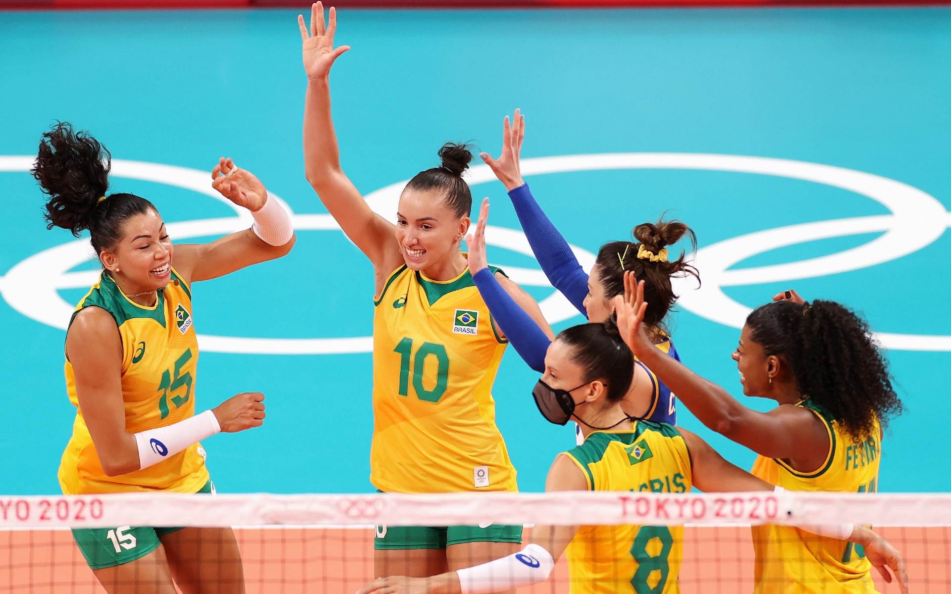 Brasil passou fácil pela Coreia do Sul na estreia do vôlei feminino