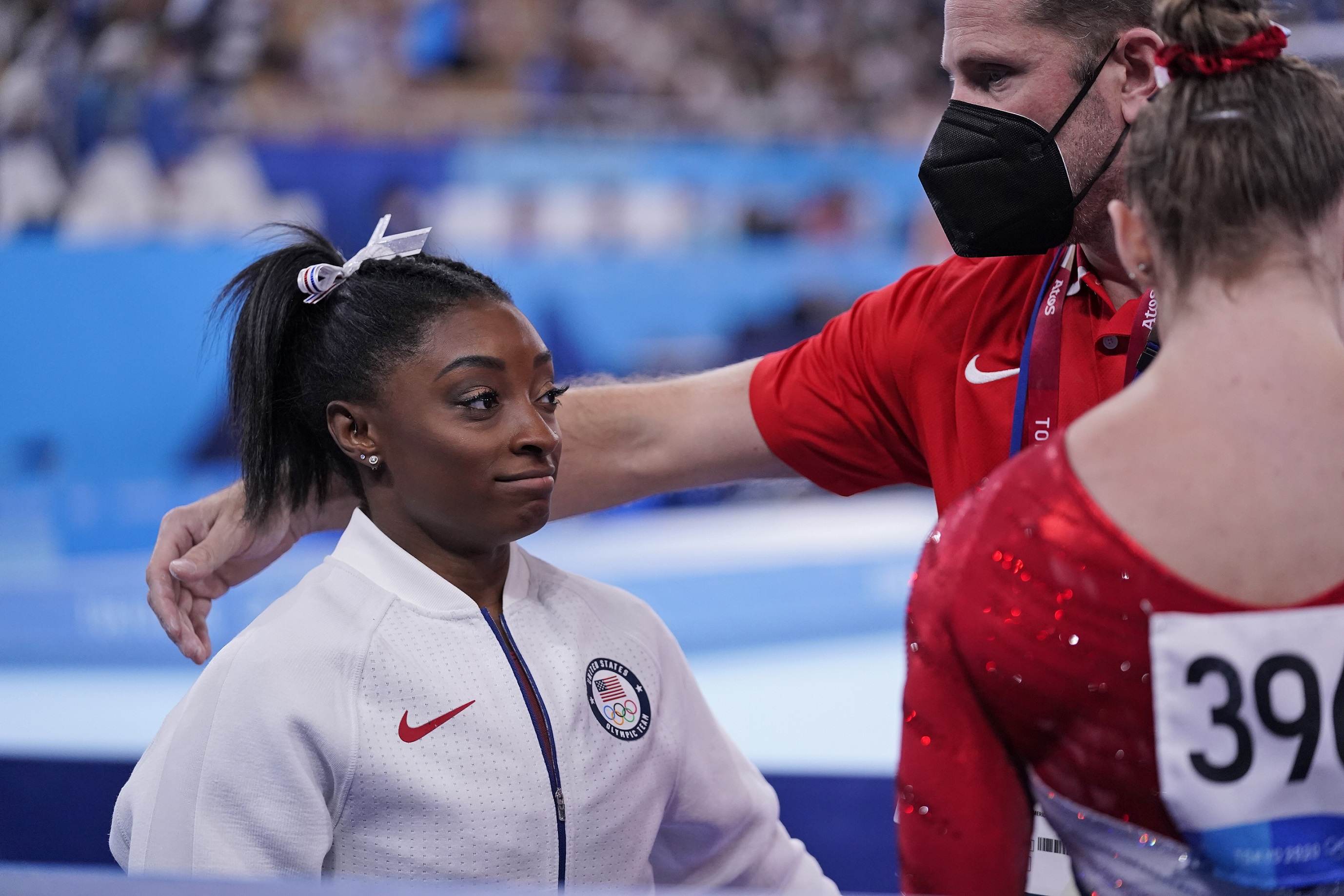 Simone Biles após sua desistência na ginástica por equipes