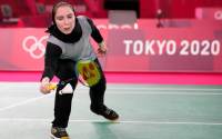 De vestidos e shorts a hijabs, mulheres se vestem com o que gostam no badminton