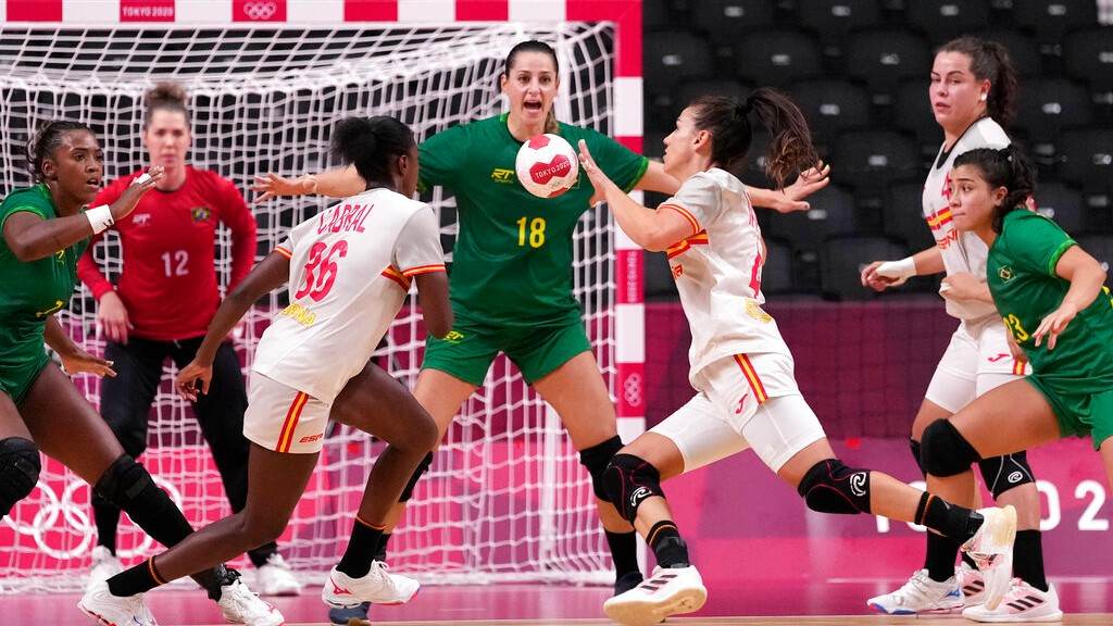 Brasil e Espanha no handebol feminino