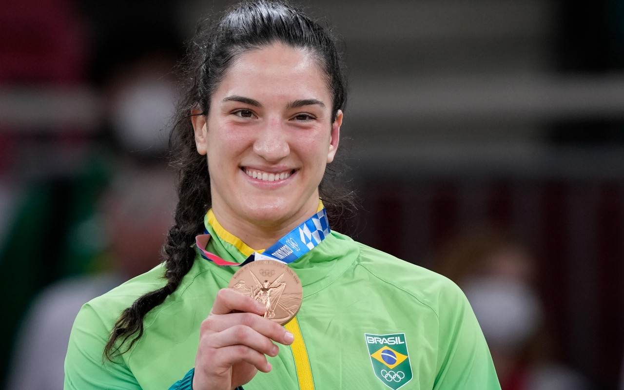 Mayra Aguiar é a 1ª brasileira com 3 medalhas em esportes individuais