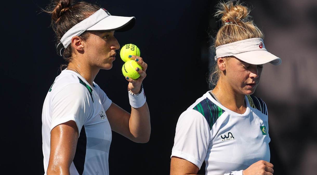 Com derrota na semifinal, Luisa Stefani e Laura Pigossi disputarão bronze no tênis
