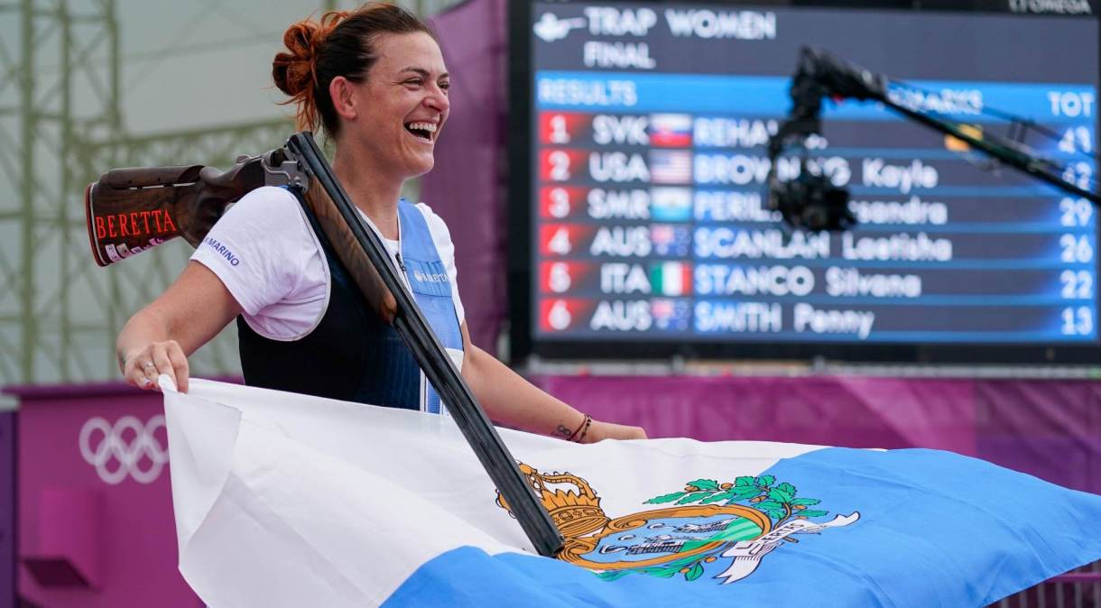 Atiradora Alessandra Perilli é a primeira pessoa de San Marino a conquistar uma medalha olímpica na história