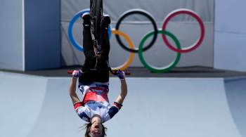 Neste domingo (1), após queda na primeira volta, ela se tornou a 1ª mulher a completar um backflip 360 graus em competições e venceu prova com 97,50 pontos