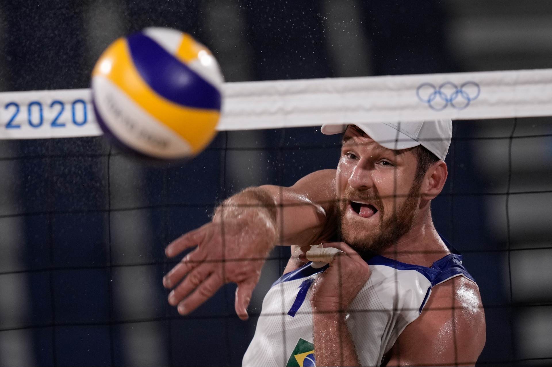 Alison e Álvaro enfrentam dupla da Letônia em quartas de final do vôlei de praia