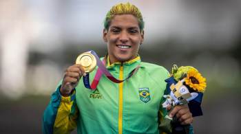 Dia, que foi de decisão no skate park feminino, no atletismo e wrestling, entre outras modalidades, teve ouro para o Brasil na maratona aquática; veja a lista