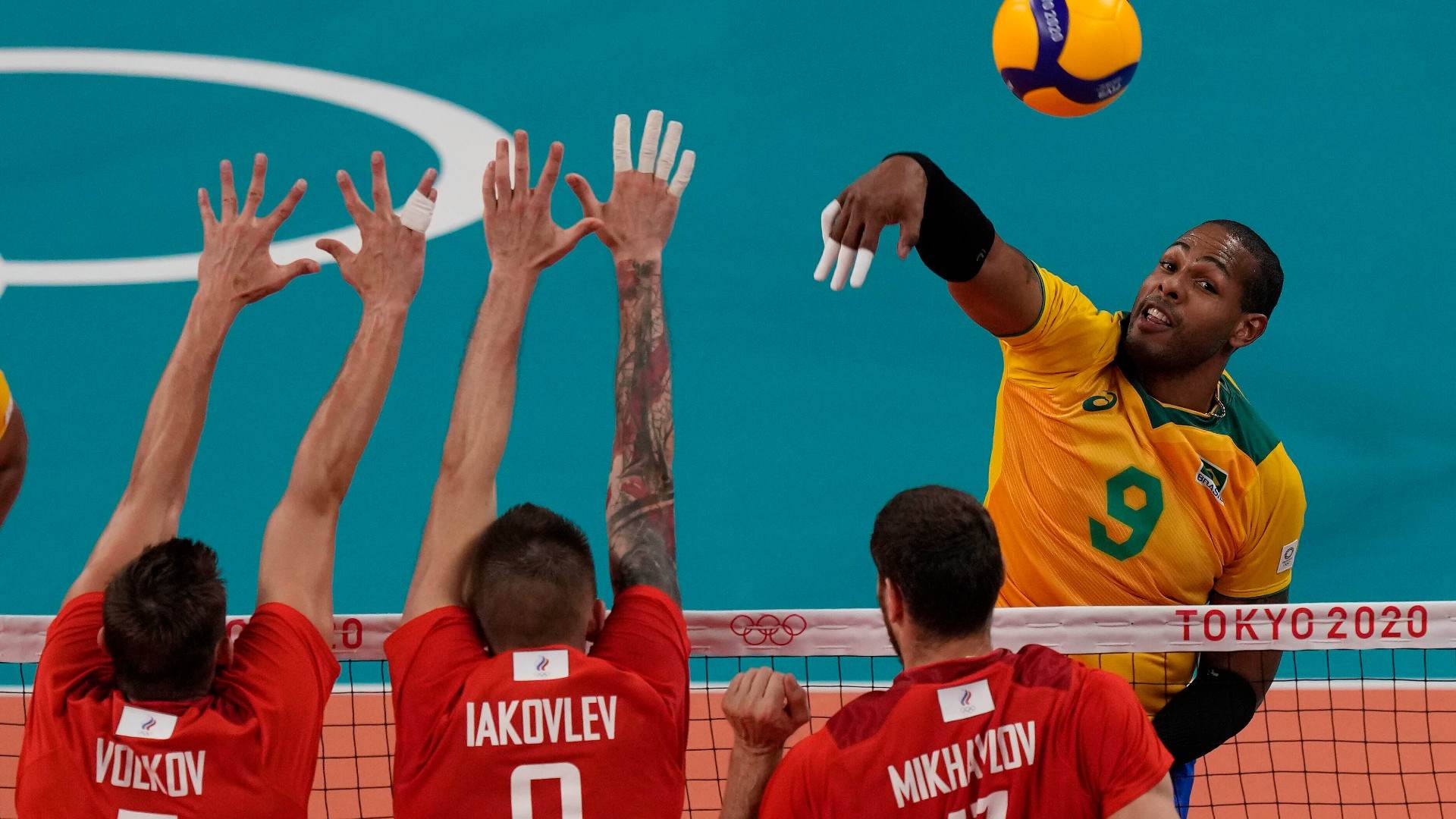 Brasil e Comitê Olímpico Russo pela semifinal do vôlei masculino das Olimpíadas