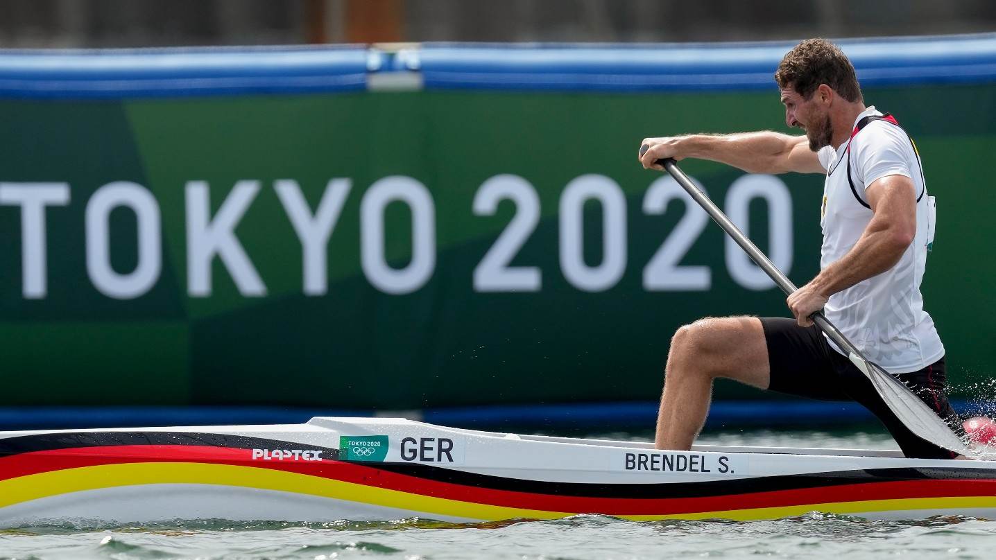 Sebastian Brendel nas semifinais da canoagem nas Olímpiadas