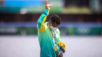 Baiano de 27 anos tinha feito história no Rio ao vencer três medalhas em sua estreia e agora conquista pela primeira vez o título olímpico