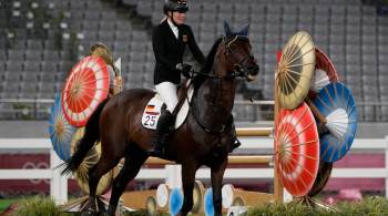 Técnica de pentatlo moderno da Alemanha, Kim Raisner foi flagrada batendo em um cavalo na última sexta-feira (6) durante os Jogos