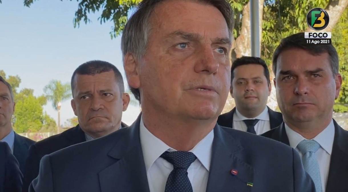 Jair Bolsonaro (sem partido) falou a apoiadores sobre votação da PEC do voto impresso na Câmara dos Deputados