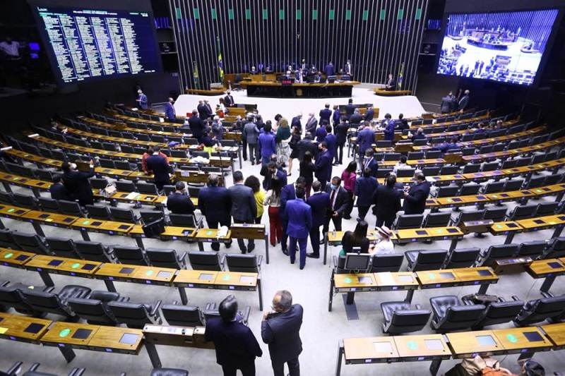 Plenário da Câmara dos Deputados durante votação da PEC do voto impresso