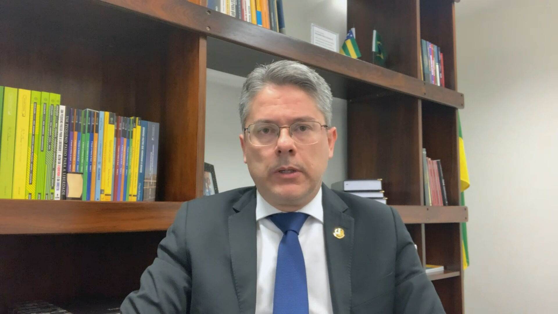 O senador Alessandro Vieira conversou com a CNN sobre a CPI da Pandemia 