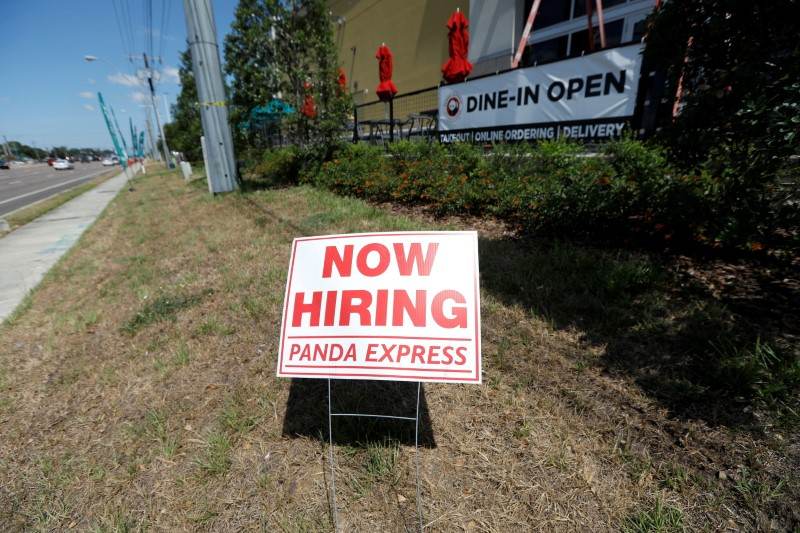 Os pedidos de auxílio-desemprego nos EUA caíram na semana anterior, para 375 mil