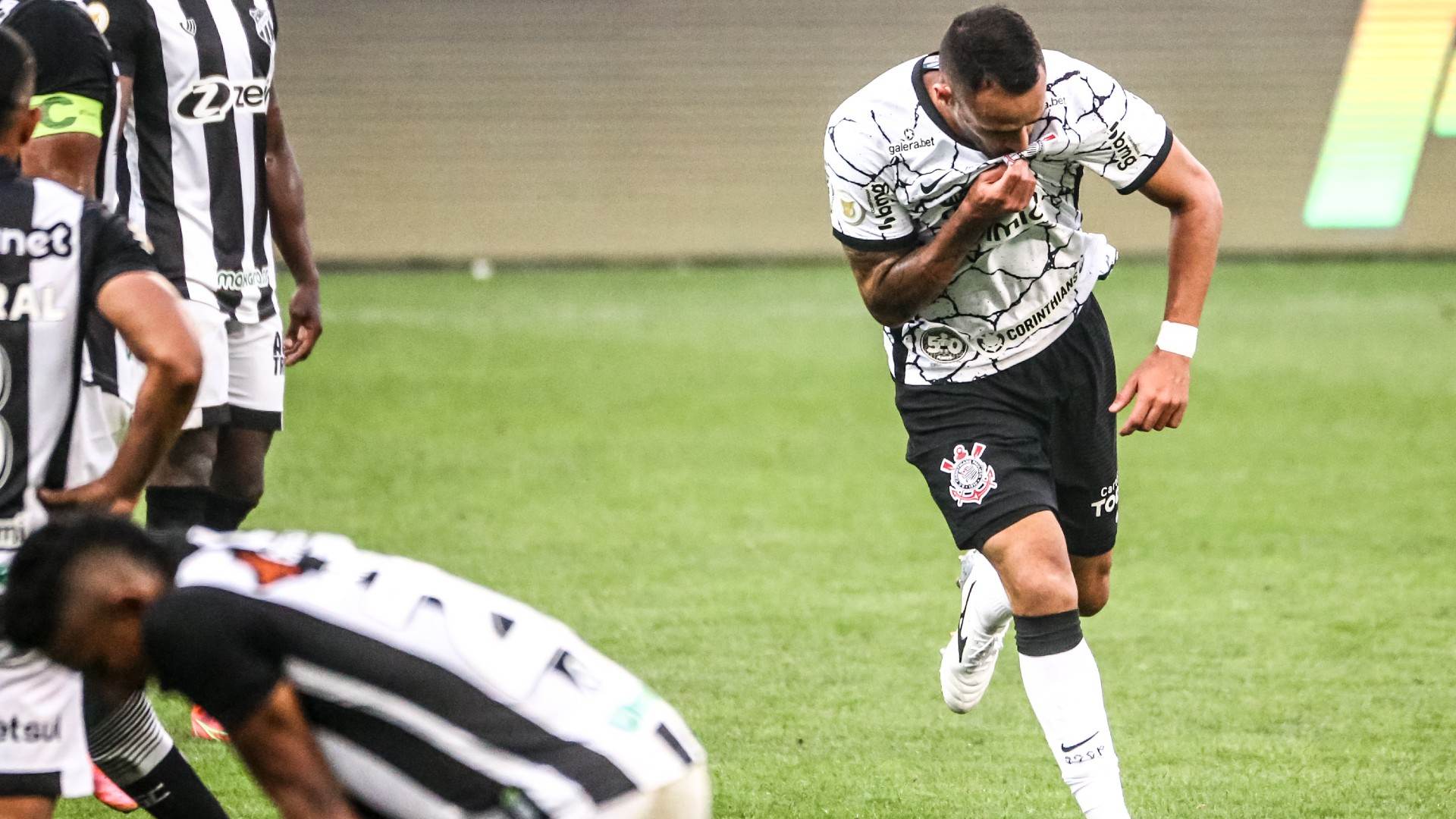 Renato Augusto marcou em sua reestreia pelo Corinthians