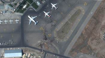 Imagens mostram multidões e um engarrafamento próximos do aeroporto, além de aglomerados onde estavam os aviões