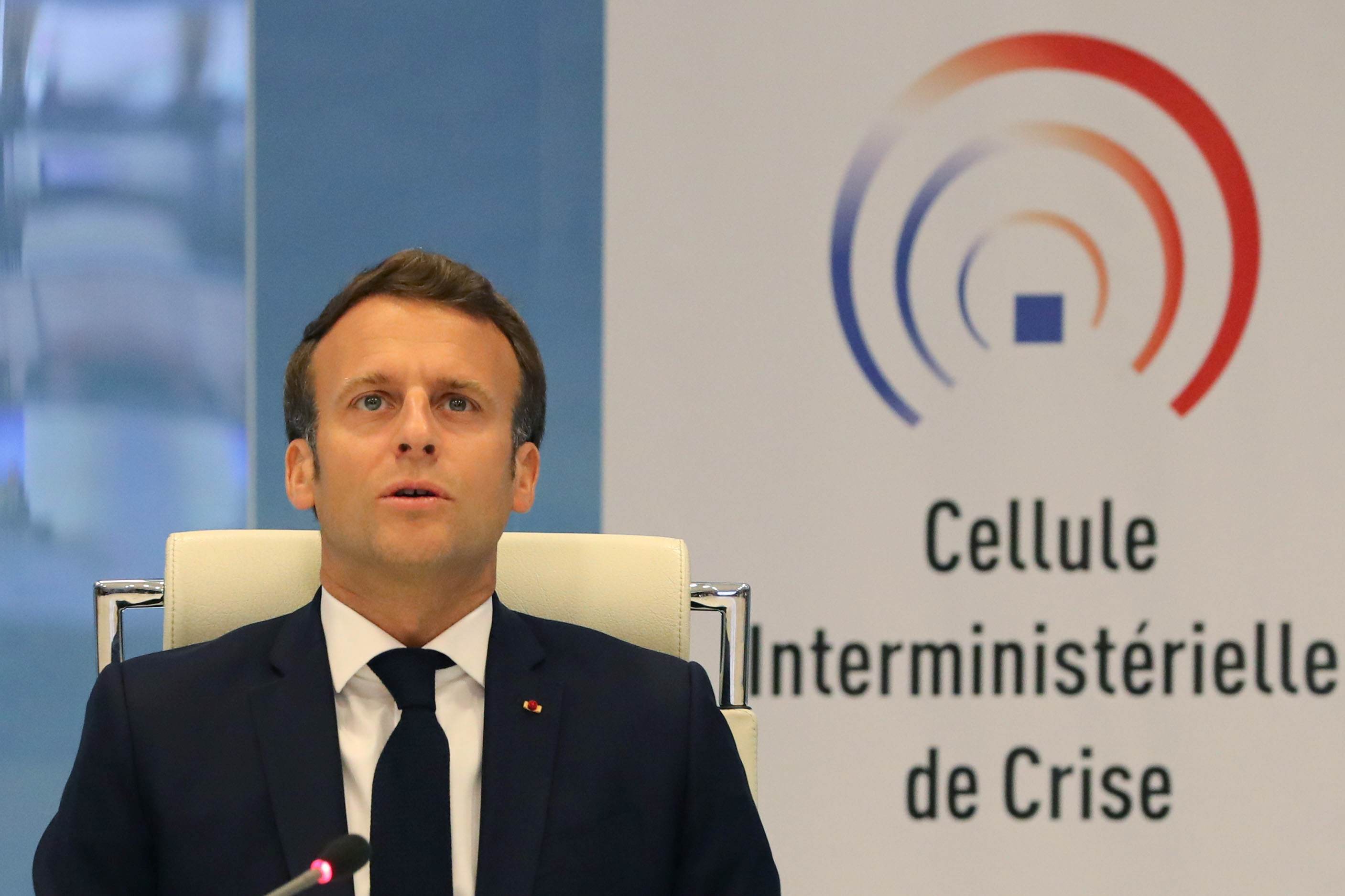 Macron anunciou que França acelerou afrouxamento de medidas contra Covid-19