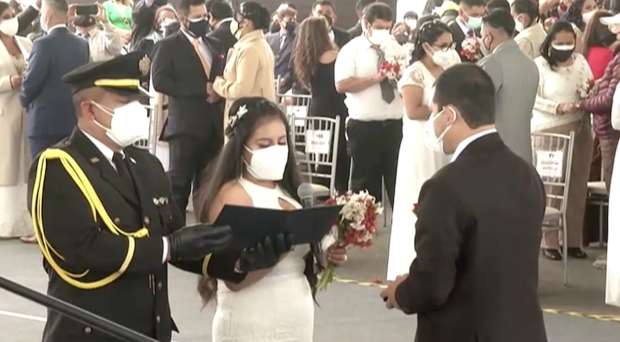 Casamento em massa no Peru